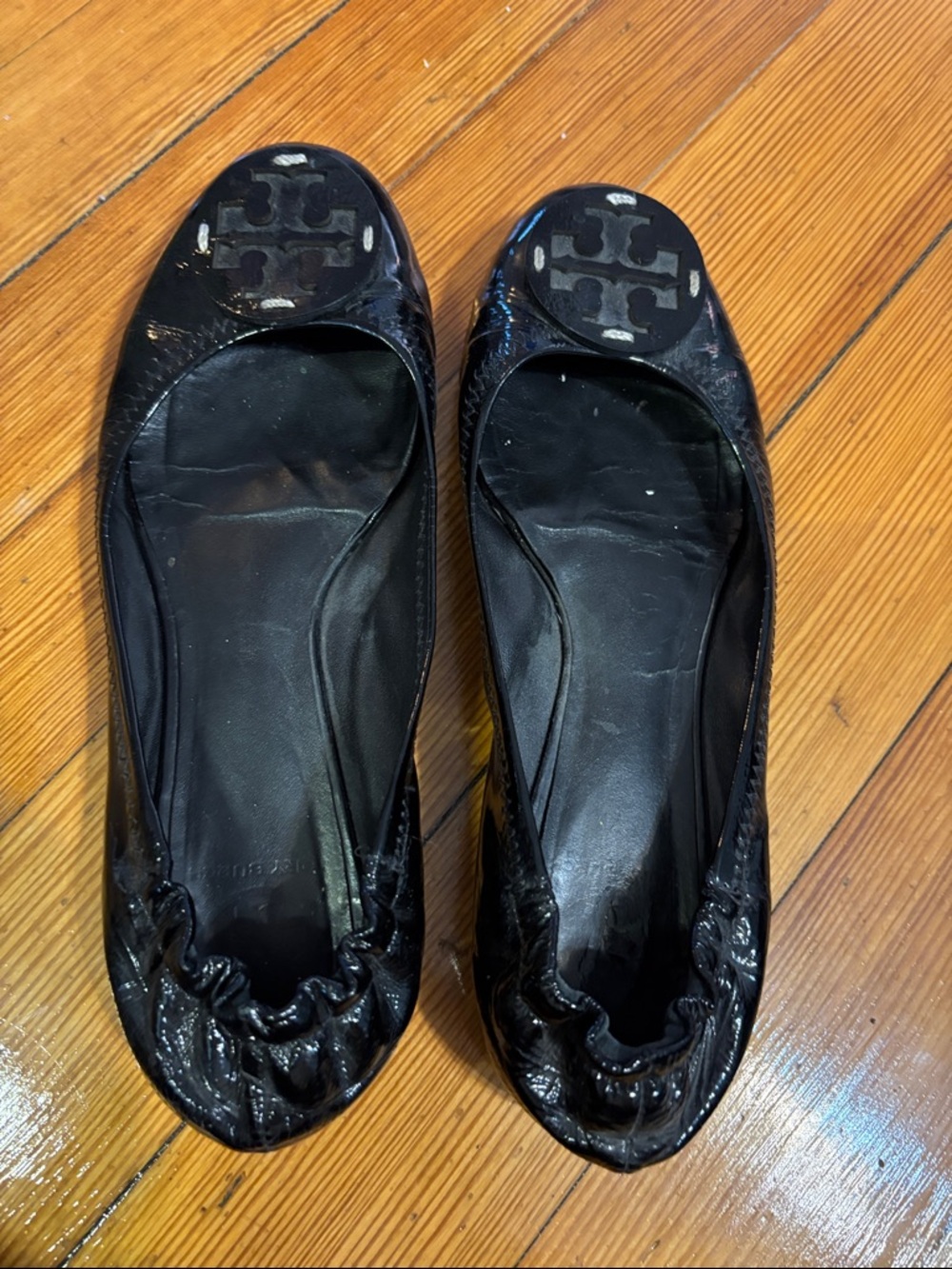 Tory Burch Black Patent Leather Round Logo Ballet Flats